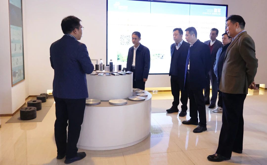 武强县委书记门保彬一行莅临和平铝业大厂基地走访调研