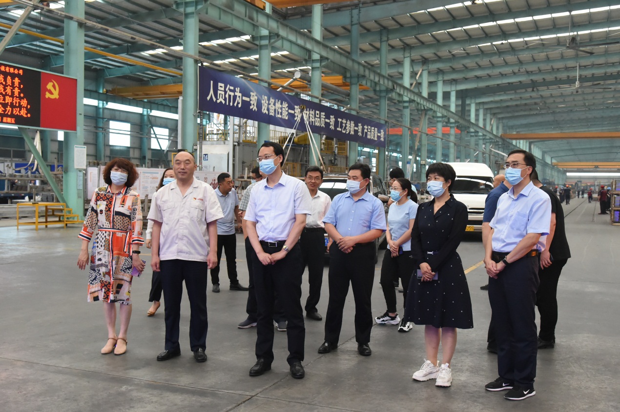 滨州市人社局党组书记、局长李荣舜一行到创新金属调研指导