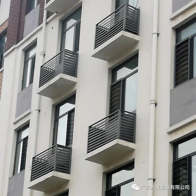 铝合金空调外机罩营造整洁有序的城市风景线