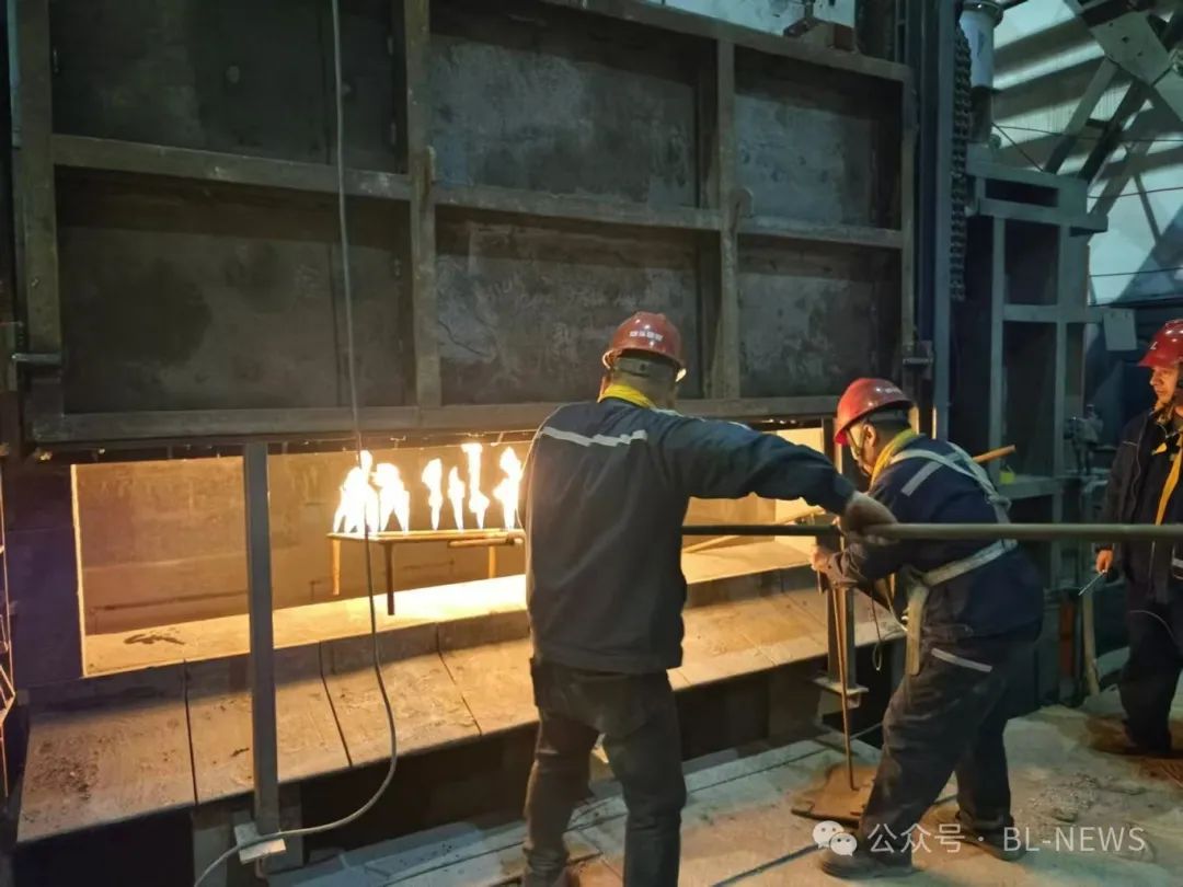 包头铝业6万吨铝合金项目熔保炉点火一次成功