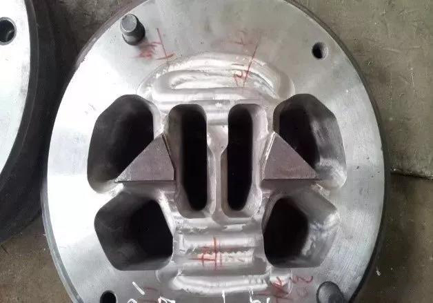 铝合金型材挤压模具及挤压生产流程详解.jpg