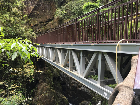 中科廊桥完成湖南邵阳洞口县景区跨峡谷栈桥.png
