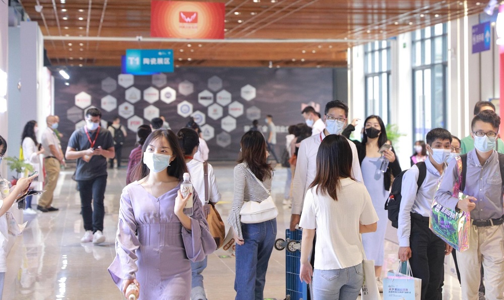 泛家居展会吸引众多观众 佛山日报记者刘浩斌摄.jpg