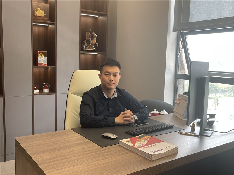 致敬铝业新青年丨华南锻造曾庆炜：青年不凡，理想当燃