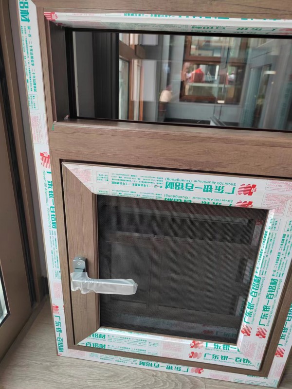 银一百铝材断桥平开窗